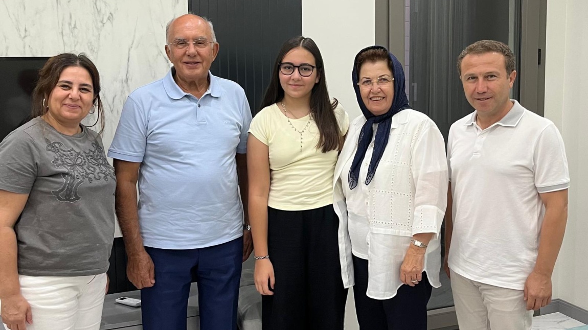  Gururumuz LGS TÜRKİYE 1. Sİ Sinem İSTER i Hayırseverimiz Ahmet ÇALIŞKAN ve Sıdıka ÇALIŞKAN  tebrik etmek için ziyarette bulunmuşlardır